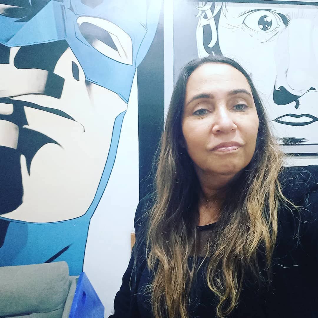 Presença em diferentes espaços — trajetória profissional da Dra. Julia Sereicikas